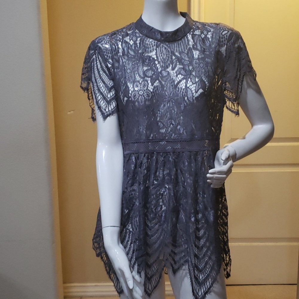 Umgee lace grey top
